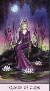 Lá Queen of Cups - Crystal Visions Tarot 2