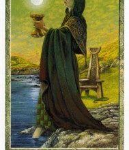 Lá Queen of Cups - Druidcraft Tarot 15