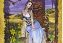 Lá Queen of Pentacles - Mystic Dreamer Tarot 17