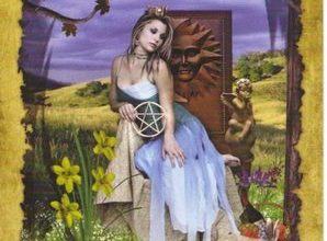Lá Queen of Pentacles - Mystic Dreamer Tarot 4