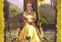 Lá Queen of Wands - Mystic Dreamer Tarot 23