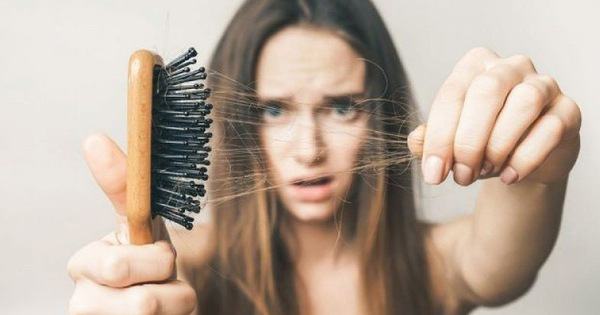 Hãy tránh xa thói quen xấu gây hại cho tóc khiến tóc ngày càng hư tổn - Kiến Thức Chia Sẻ 1