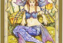 Lá Queen of Cups - Mystic Faerie Tarot 17