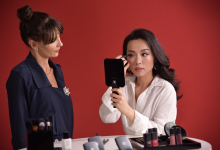 Chuyên gia trang điểm Chanel hướng dẫn Hà Trúc cách makeup khi đi hẹn hò - Làm Đẹp 2