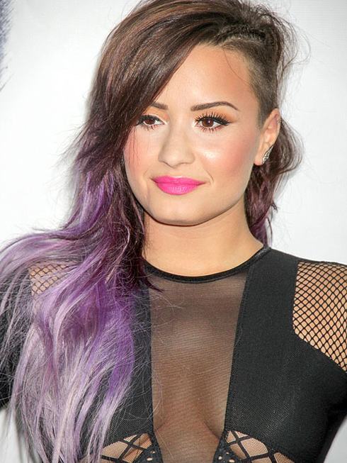 Thời trang tóc ấn tượng Demi Lovato 