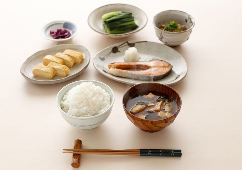 Người Nhật có những bí quyết ăn uống giúp tăng tuổi thọ cực đơn giản mà bạn nên học hỏi - Ảnh 1.