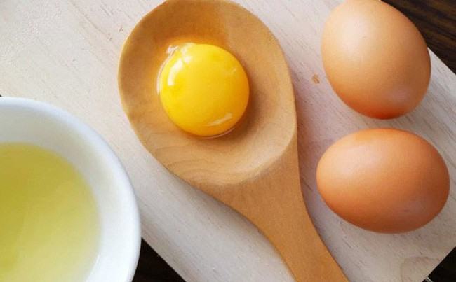Ai cũng sợ ăn trứng gà làm tăng cholesterol nhưng mỗi ngày ăn một quả trứng gà sẽ nhận được lợi ích ai cũng muốn như sau - Ảnh 2.