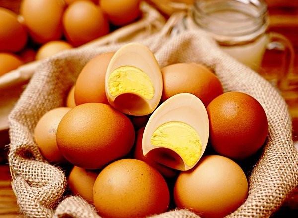 Ai cũng sợ ăn trứng gà làm tăng cholesterol nhưng mỗi ngày ăn một quả trứng gà sẽ nhận được lợi ích ai cũng muốn như sau - Ảnh 5.
