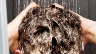 Sai lầm thường gặp khi gội đầu khiến tóc bạn nhanh bết dính và phát sinh đầy gàu - Kiến Thức Chia Sẻ 8